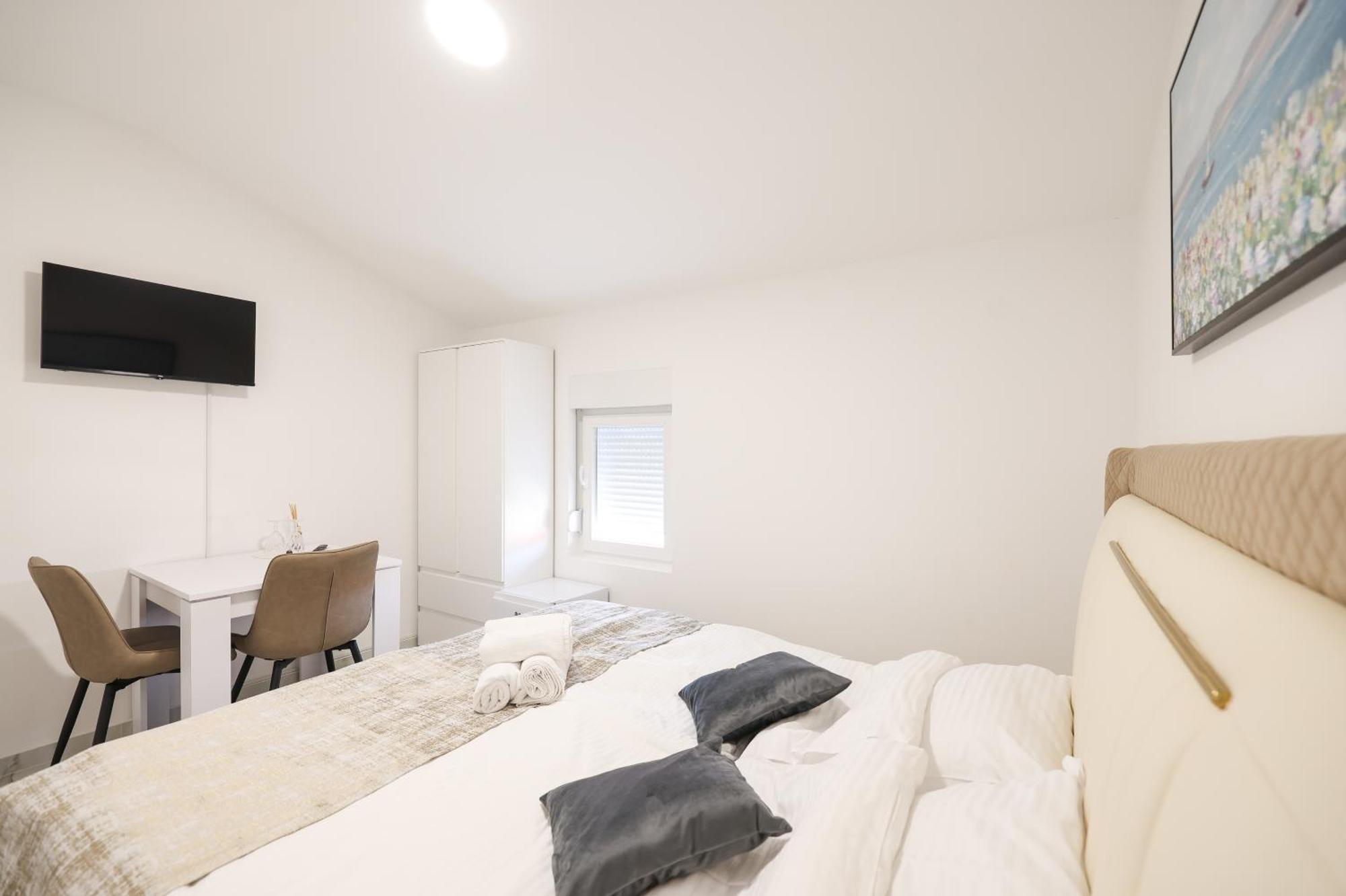 Premium Rooms Prince ザダル エクステリア 写真